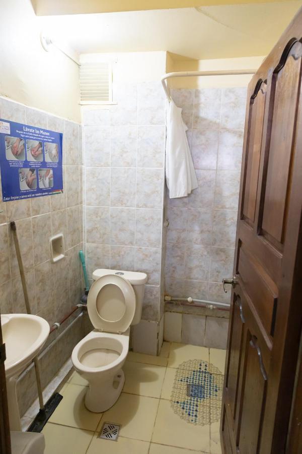אויוני Julia Plaza Hotel מראה חיצוני תמונה