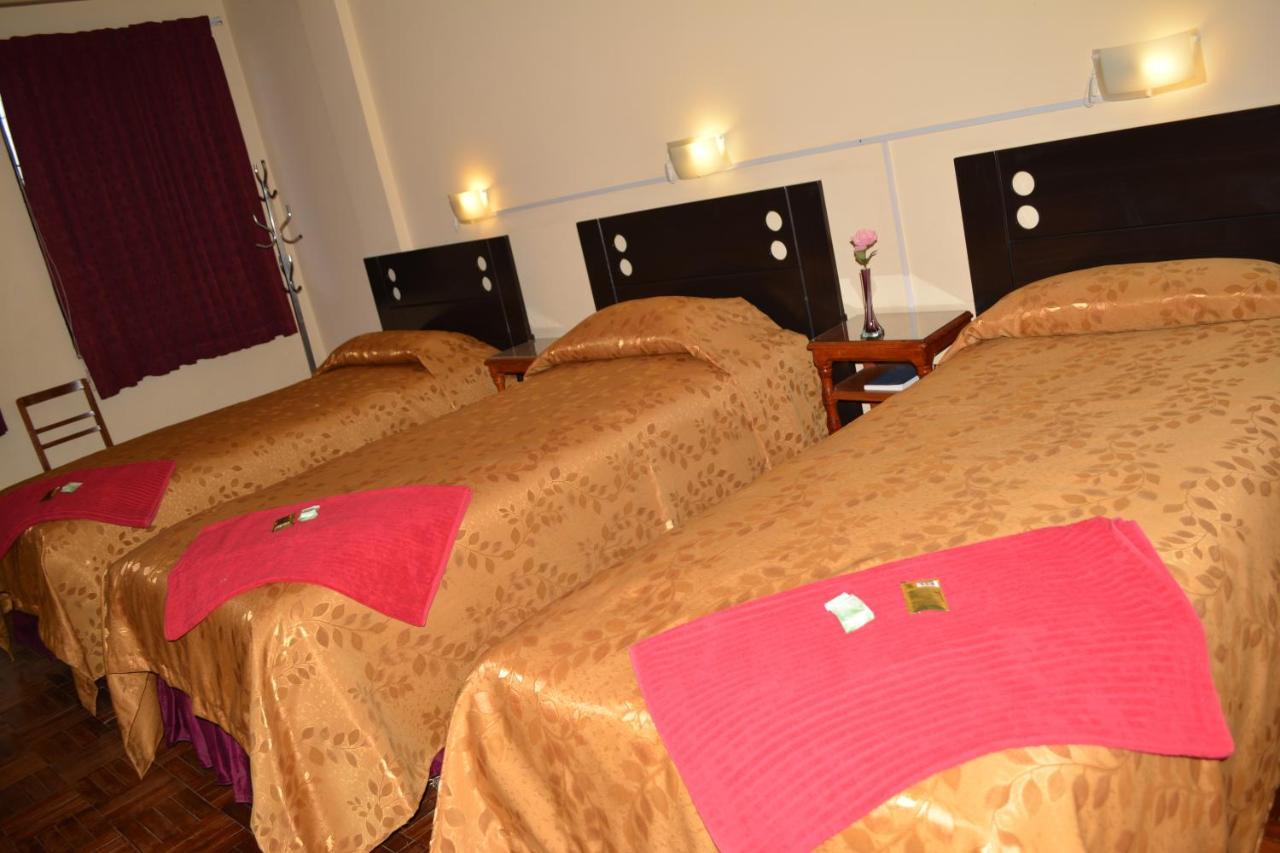 אויוני Julia Plaza Hotel חדר תמונה
