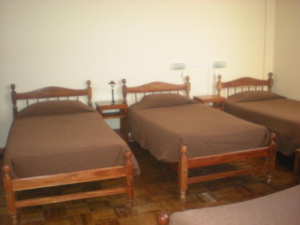 אויוני Julia Plaza Hotel חדר תמונה