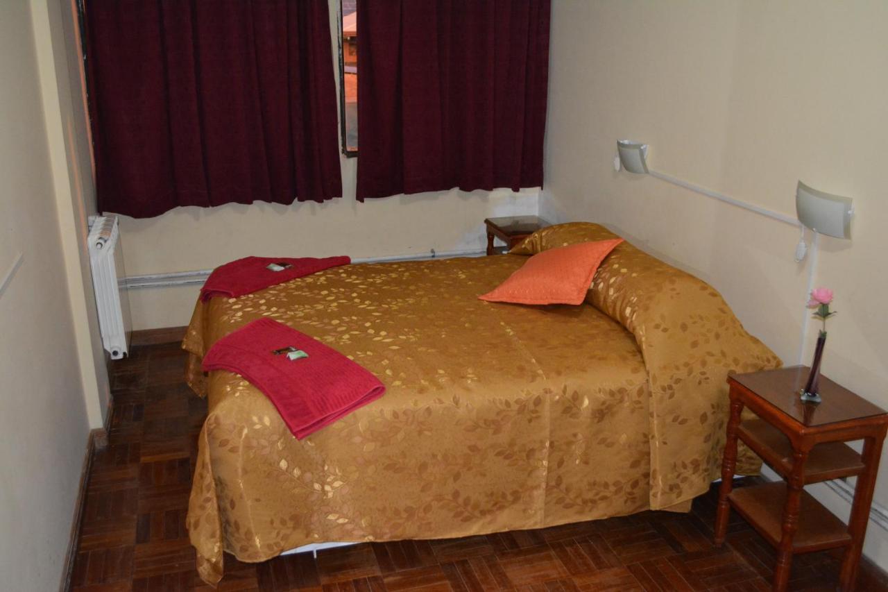 אויוני Julia Plaza Hotel חדר תמונה