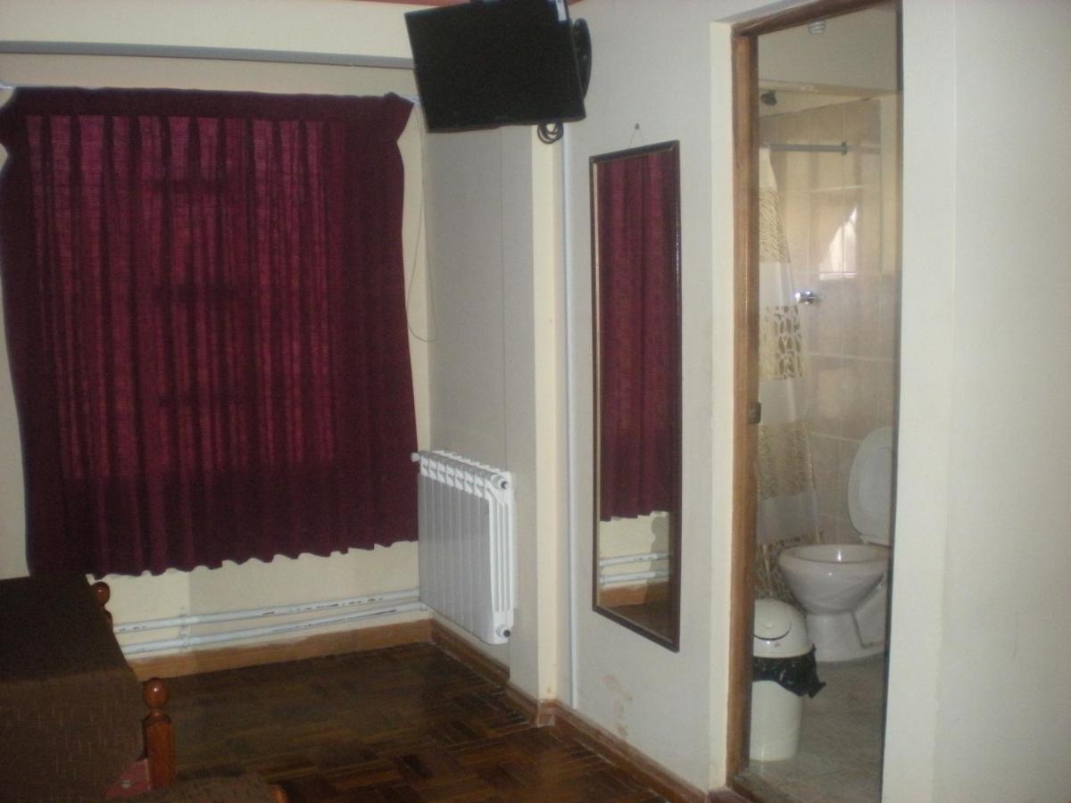 אויוני Julia Plaza Hotel חדר תמונה