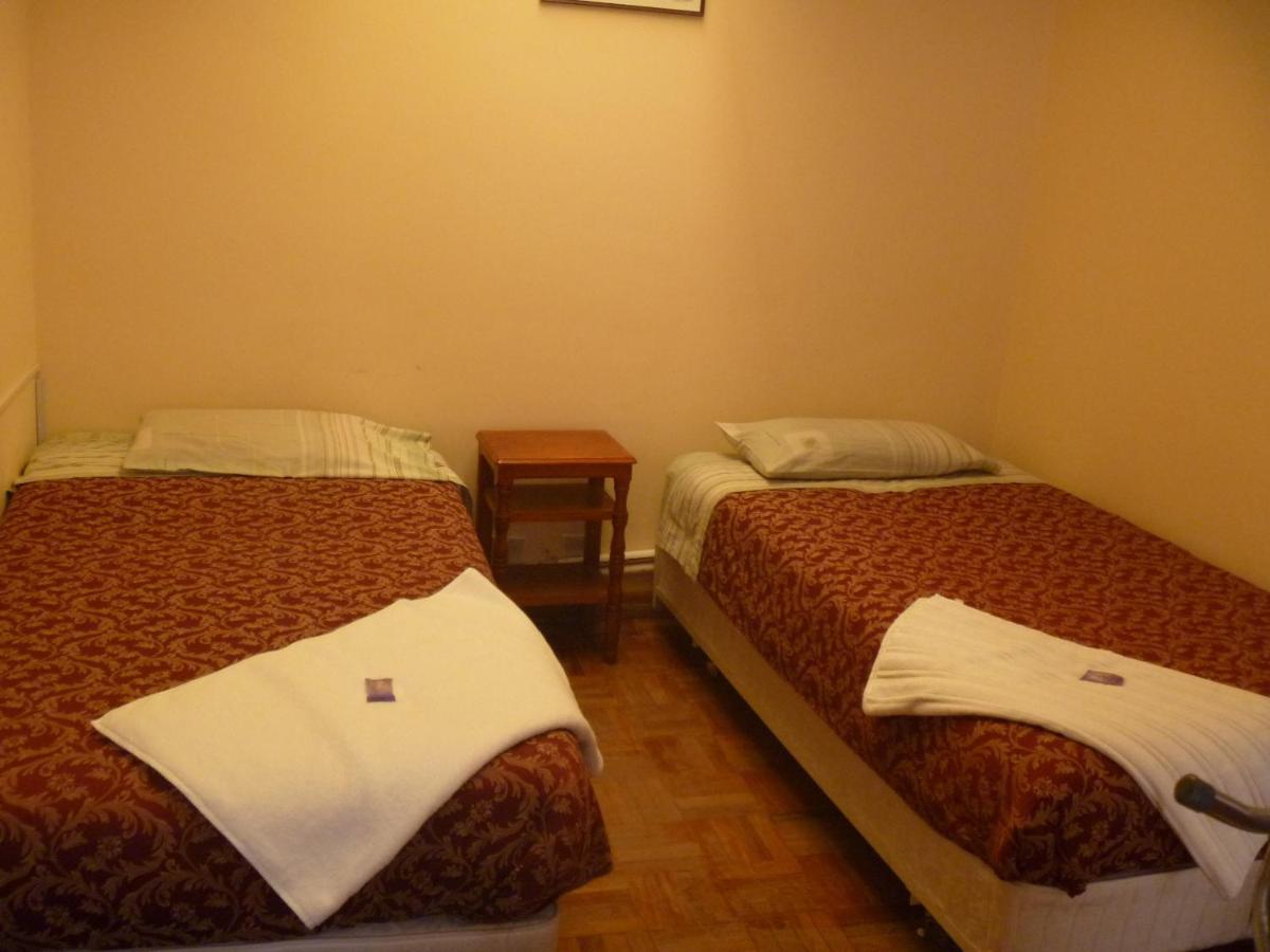 אויוני Julia Plaza Hotel חדר תמונה